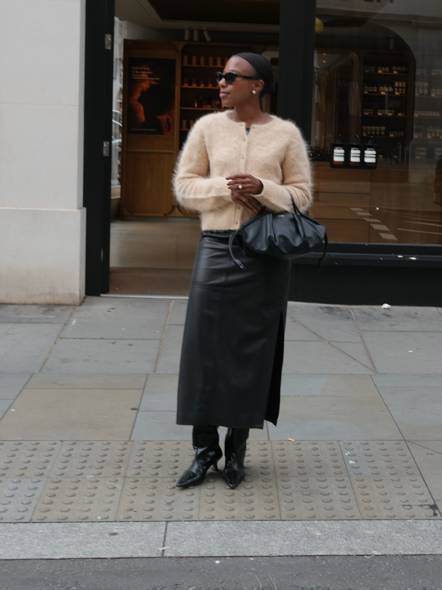 5 inspirações para usar a saia mídi também no inverno looks com saia mídi no frio