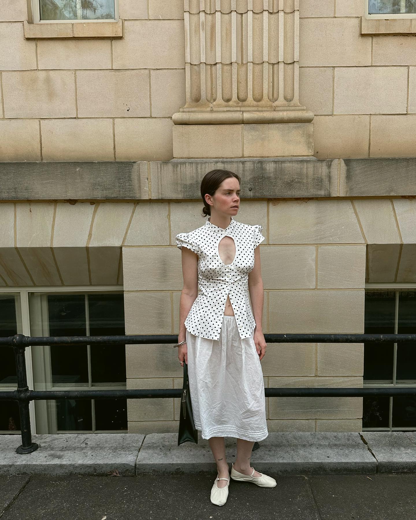 looks com sapatilhas enrugadinhas