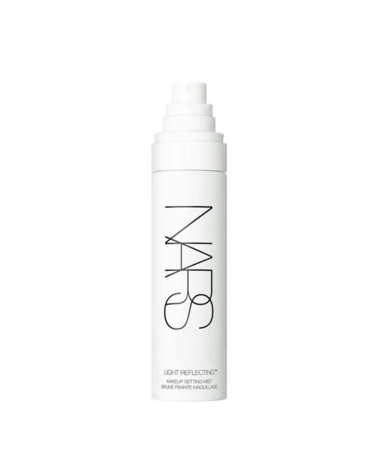 Spray fixador de maquiagem: 7 queridinhos que não saem do kit dos maquiadores spray fixador de maquiagem