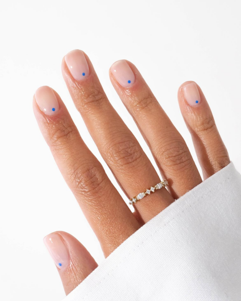 Cansada da unha simples? 6 jeitos delicados de tirar a manicure do básico unha simples (4)