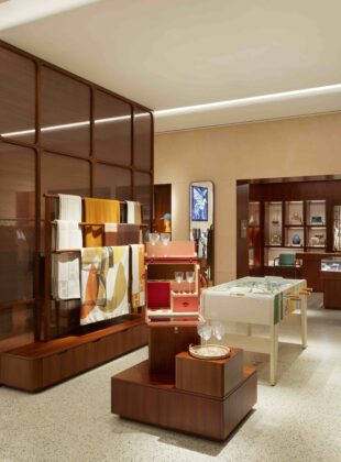 Interior da nova loja da Hermès no Rio de Janeiro.