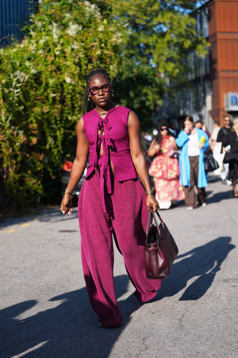 7 looks com colete que queremos usar agora Looks com colete 6ago26 GettyImages 2289146807