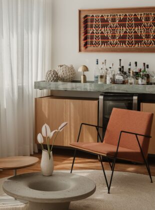 Bar em casa: 9 inspirações para criar o seu próprio espaço de drinks