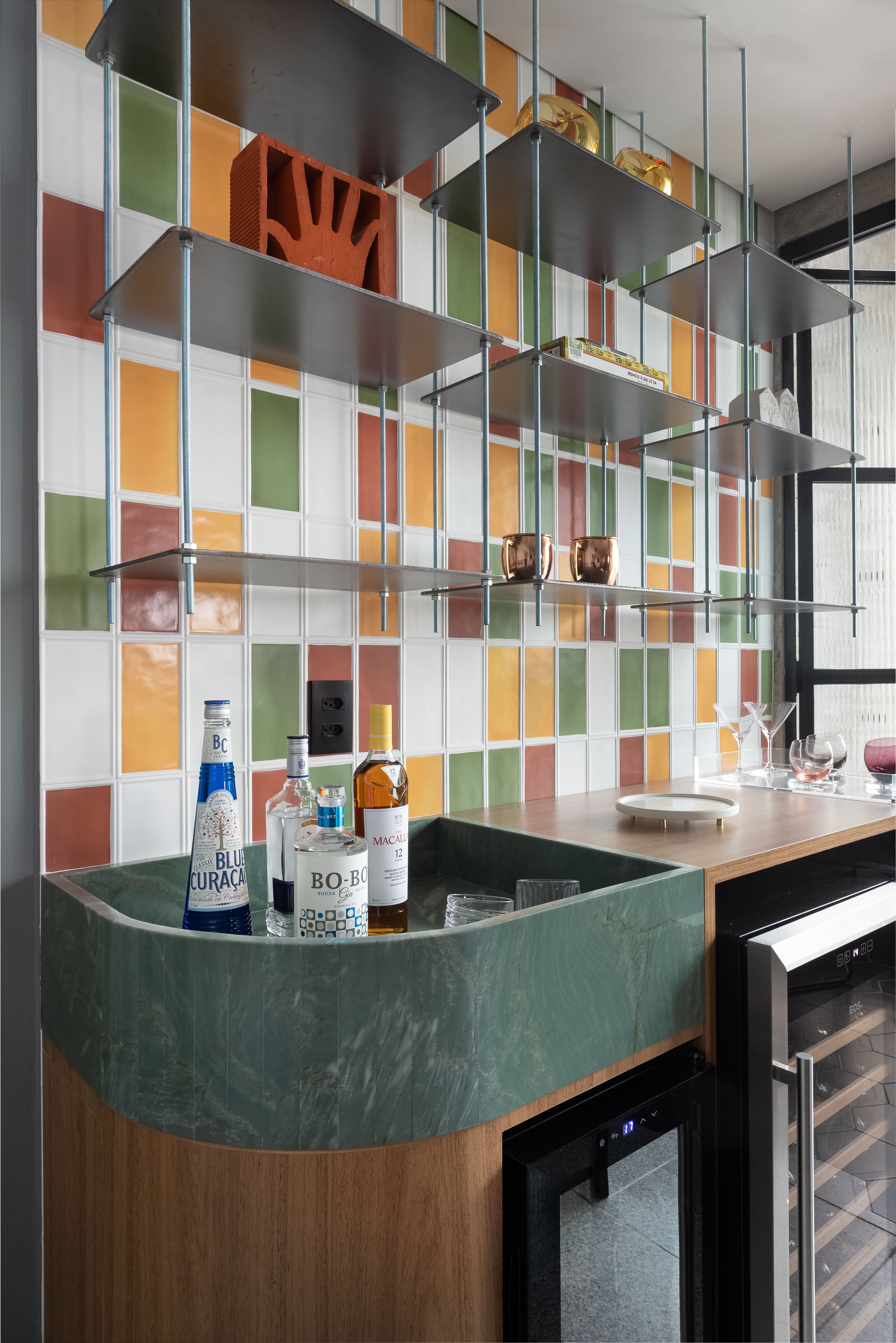 Bar em casa: 9 inspirações para criar o seu próprio espaço de drinks Bar em casa: 9 inspirações para criar o seu próprio espaço de drinks