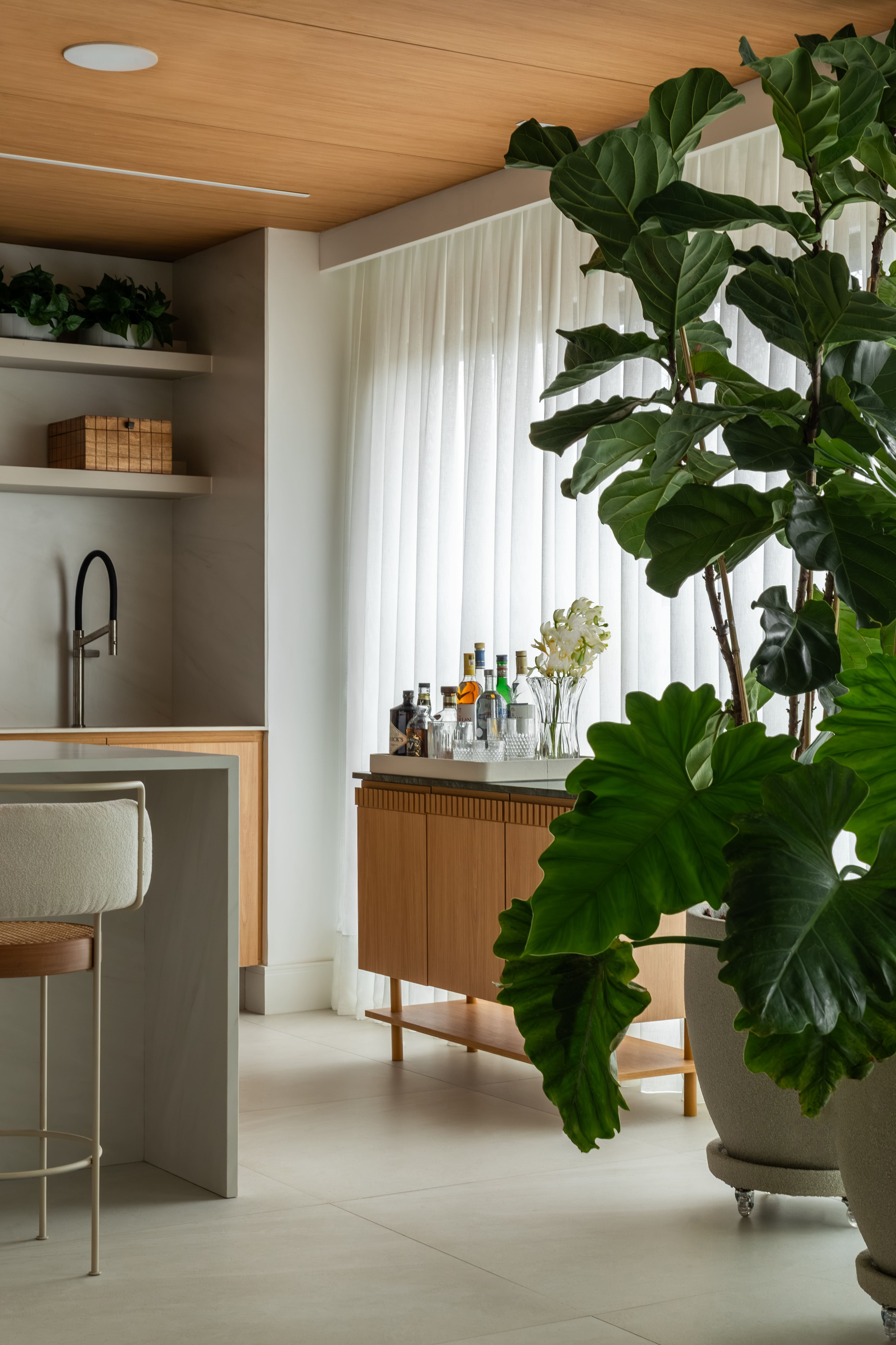 Bar em casa: 9 inspirações para criar o seu próprio espaço de drinks Bar em casa: 9 inspirações para criar o seu próprio espaço de drinks