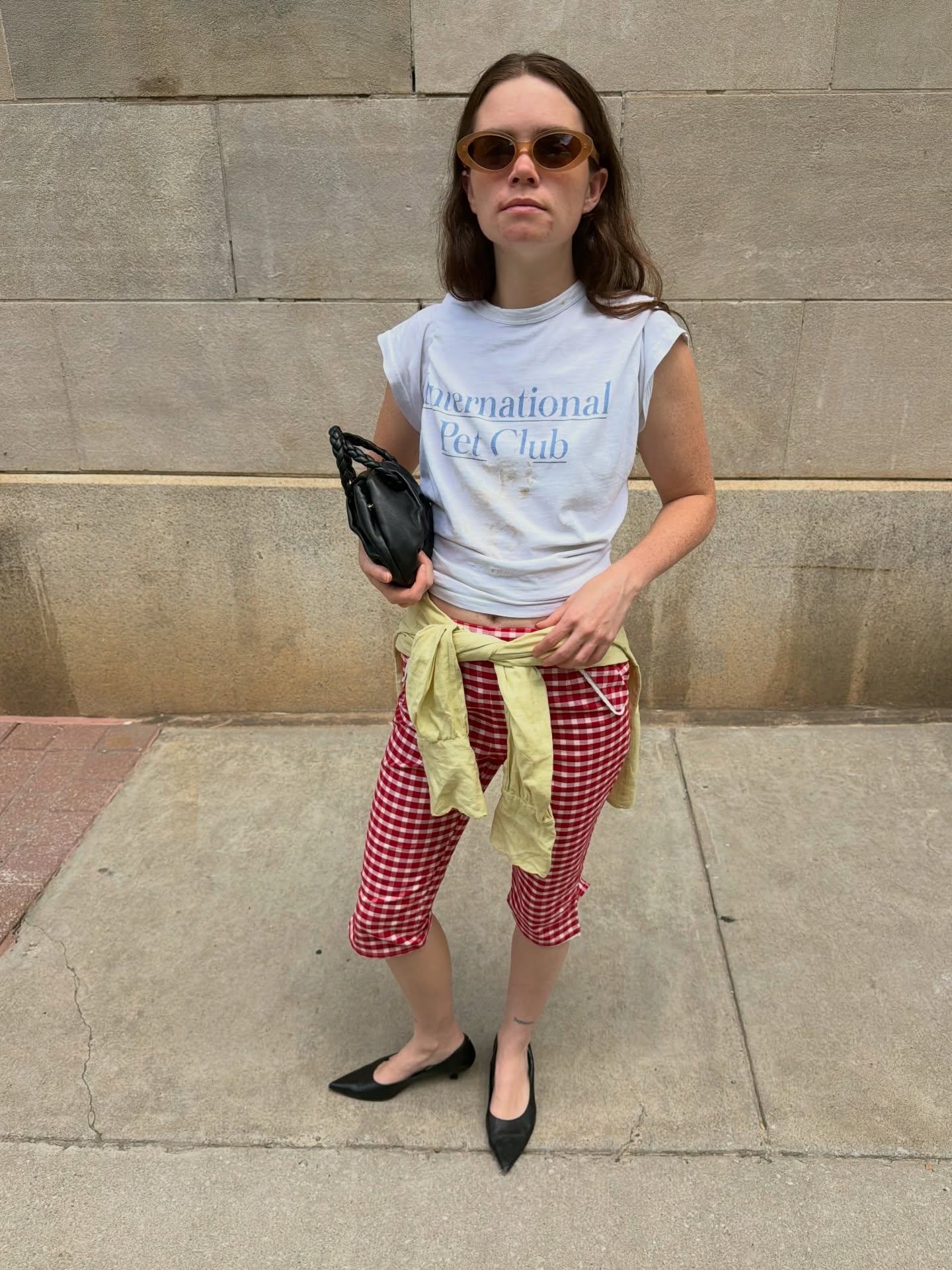 Ainda em alta, a calça corsário merece uma chance – principalmente nos dias quentes look com calça corsário
