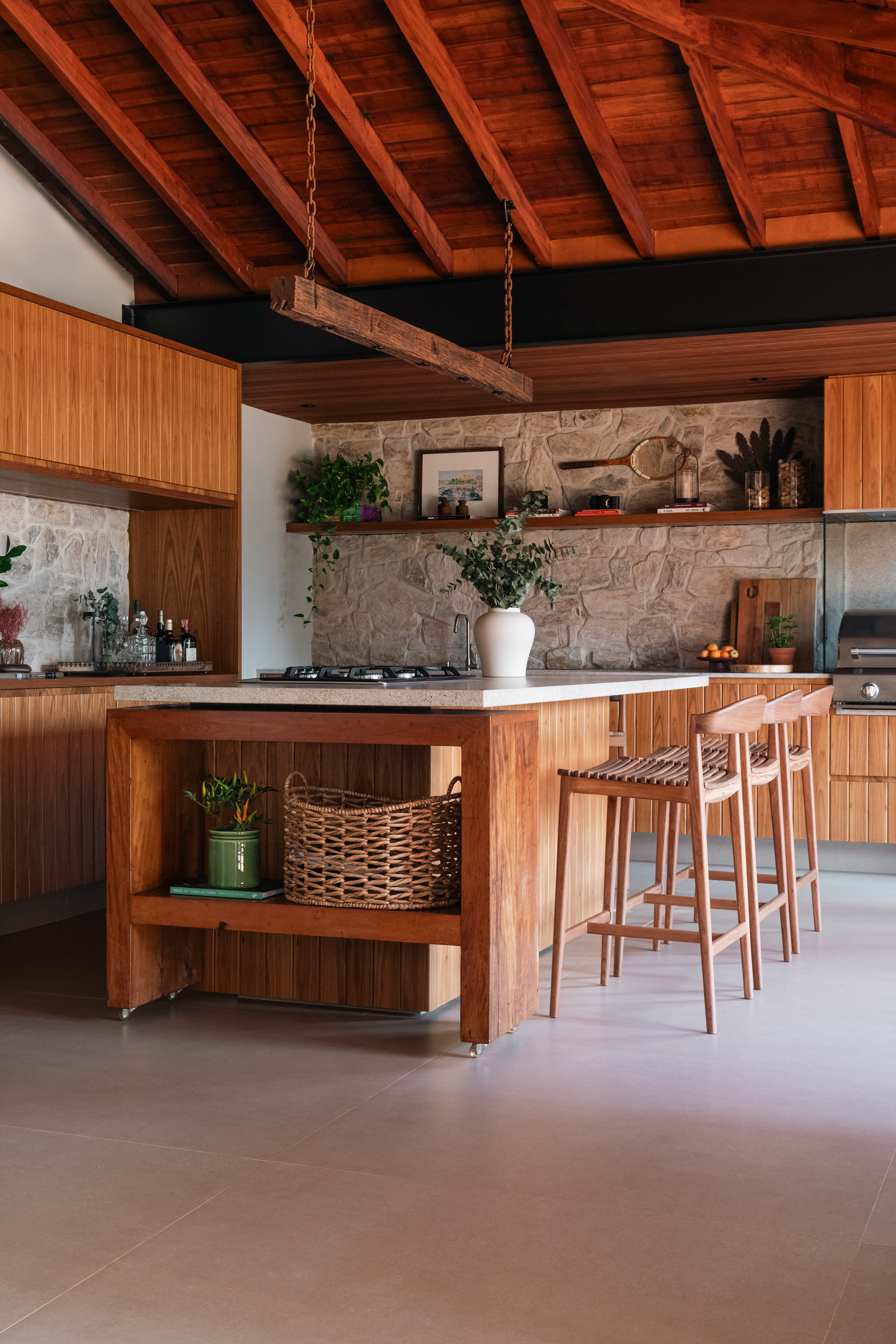 Cozinha com ilha: 7 dicas para um layout funcional e integrado