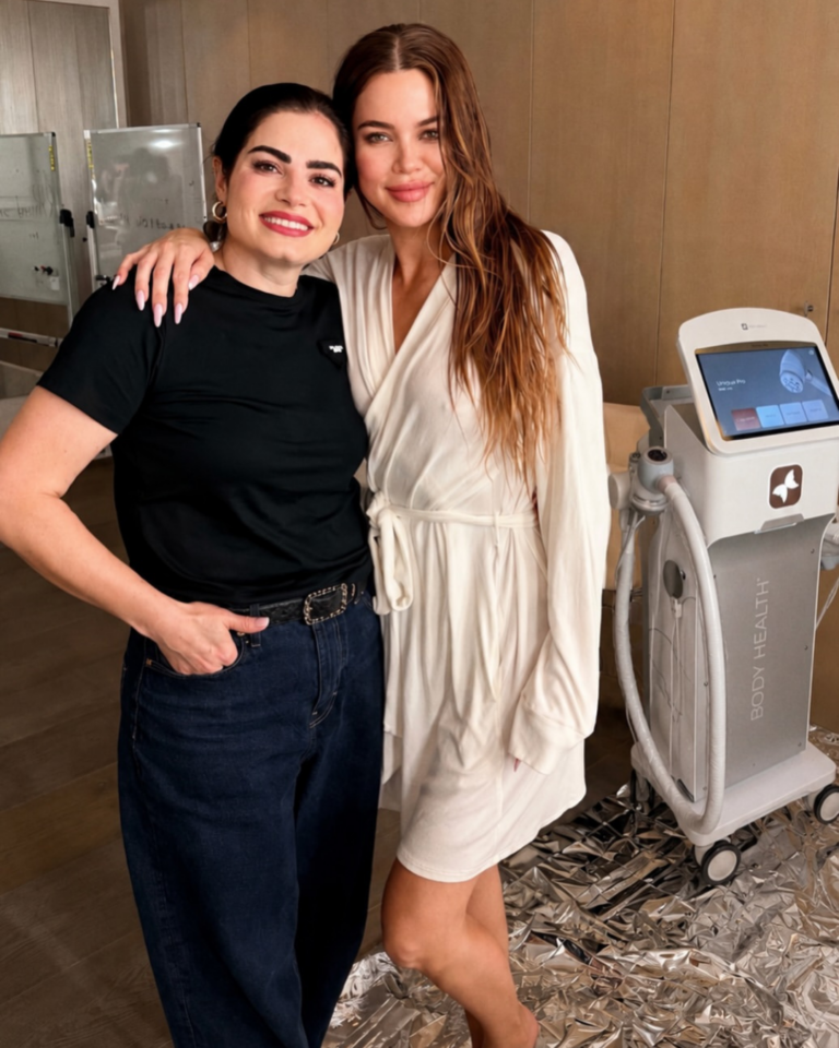 Conheça a esteticista brasileira que cuida do clã Kardashian, Dua Lipa, Karol G e outras famosas esteticista brasileira que cuida do clã Kardashian (3)
