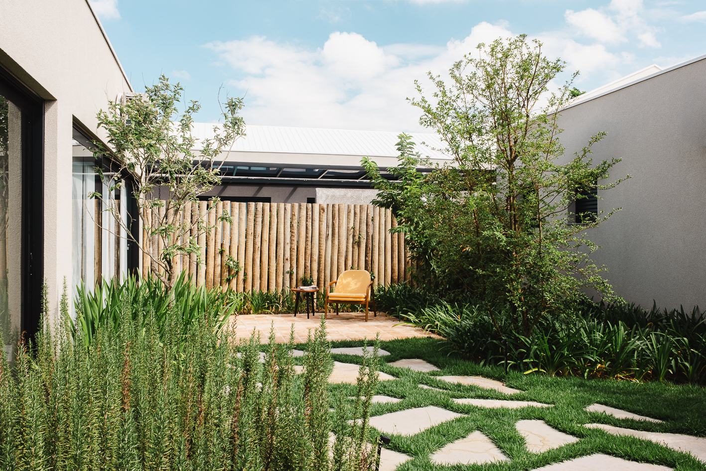 8 dicas para o jardim de casa sobreviver às mudanças no tempo