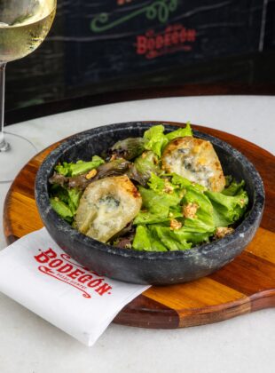 6 molhos para salada que adicionam sabor e tempero ao prato
