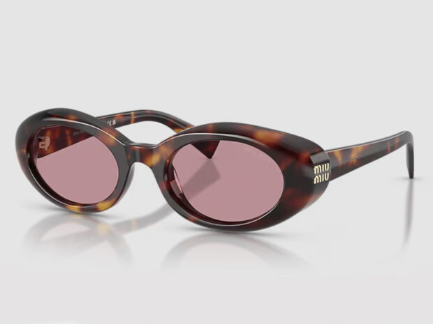 Saia floral: 5 maneiras de usar a peça mais chique do momento saia floral 3set26 Miu Miu