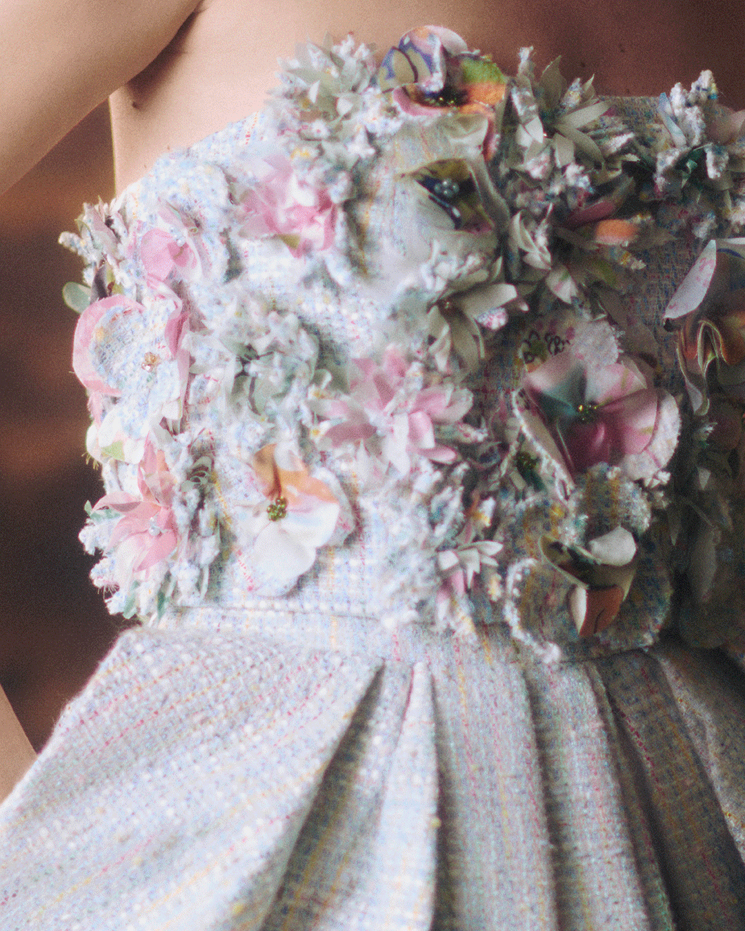 Maison Ivy Tavares resgata o sob medida e traduz pinturas renascentistas em roupa na coleção Le Jardin 7PCQekmV GIF