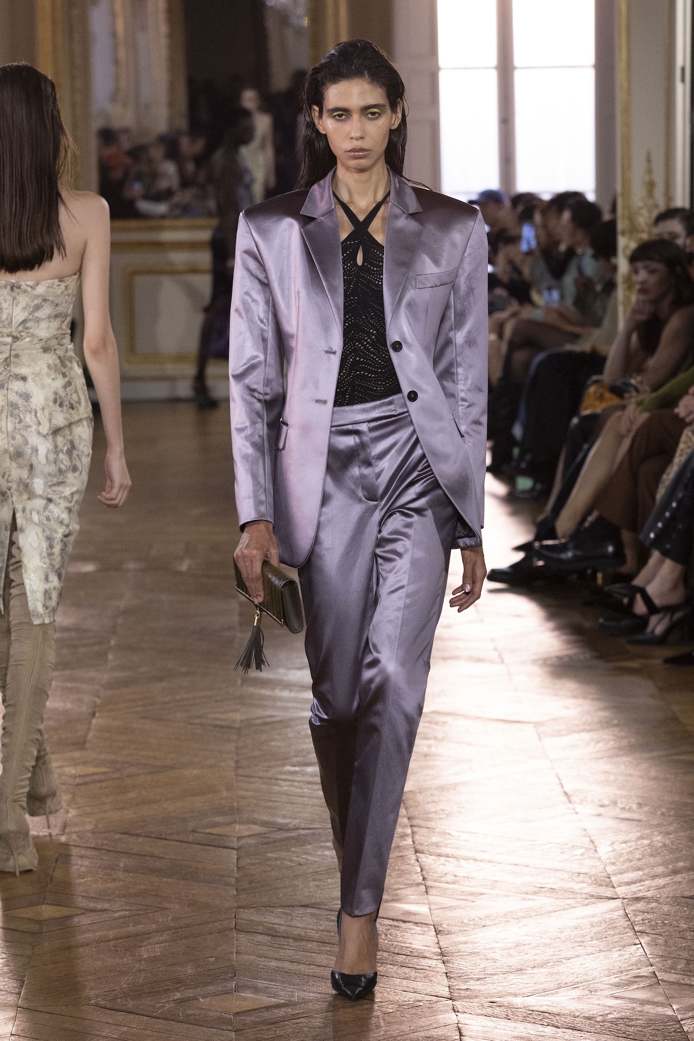 desfile de verão 2027 da balmain na pfw