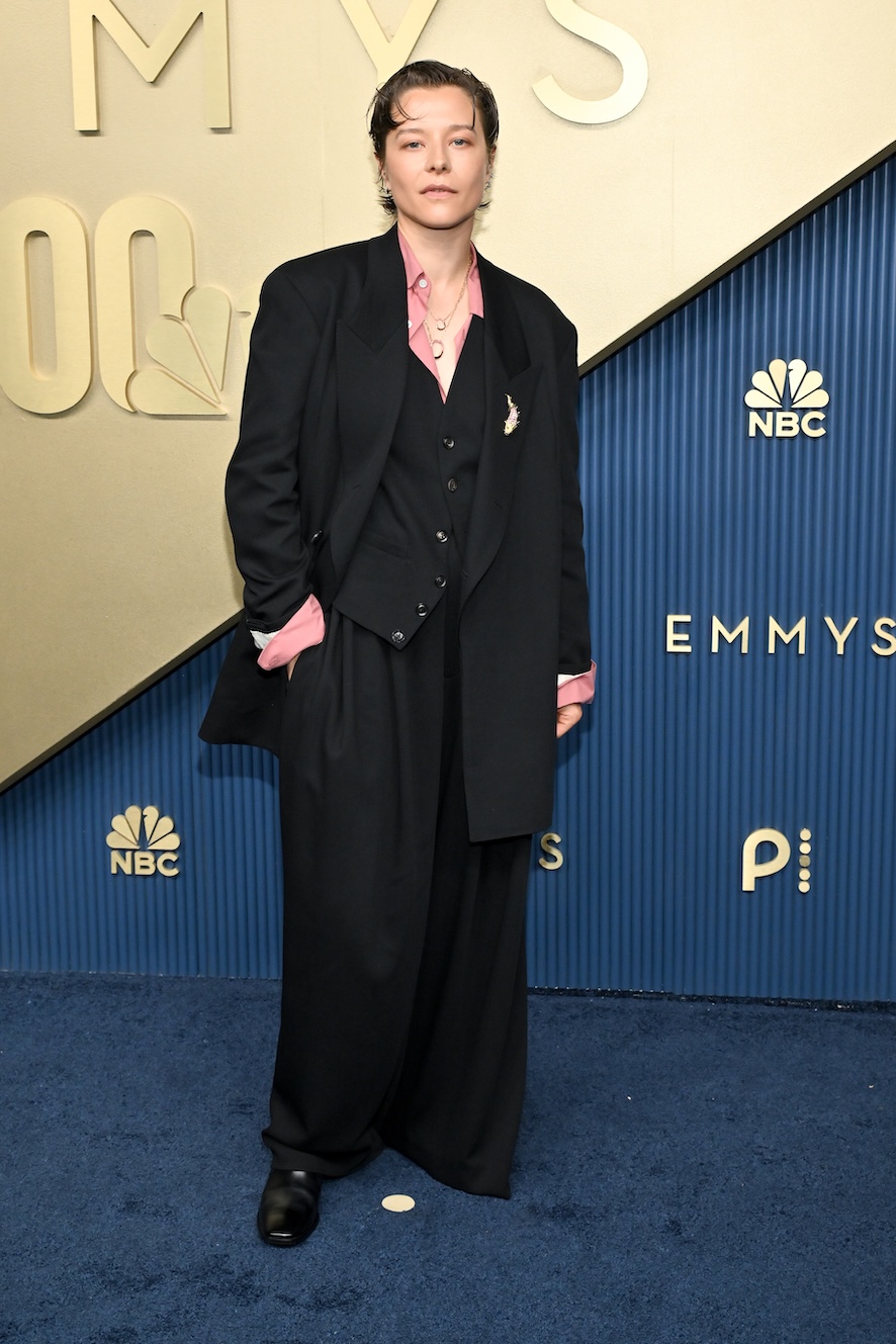 O melhor do tapete vermelho do Emmy Awards 2026 emma d'arcy no emmy awards 2026