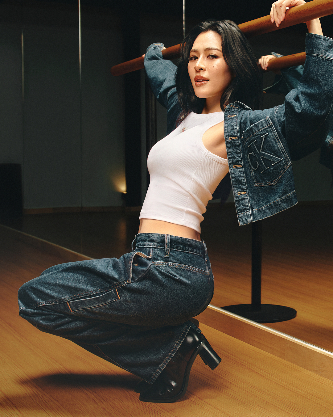 Lingling Kwong fala à elle brasil sobre relação com a moda e conexão com fãs brasileiros