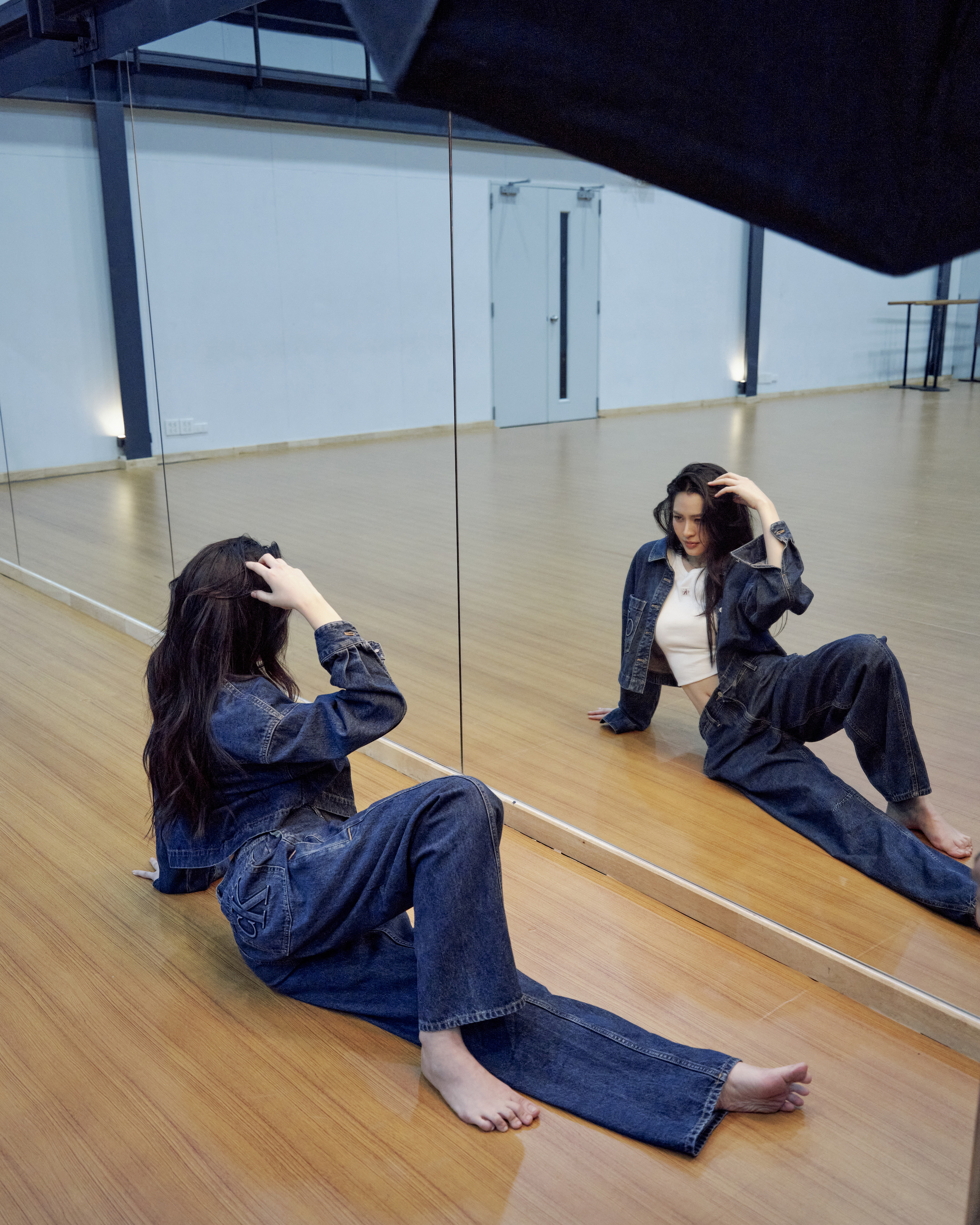 Lingling Kwong fala à elle brasil sobre relação com a moda e conexão com fãs brasileiros