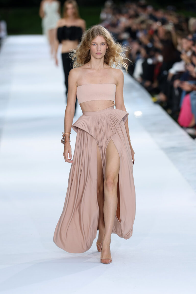 PFW: Stella McCartney, verão 2027 Stella McCartney verao27 GettyImages 2297916723