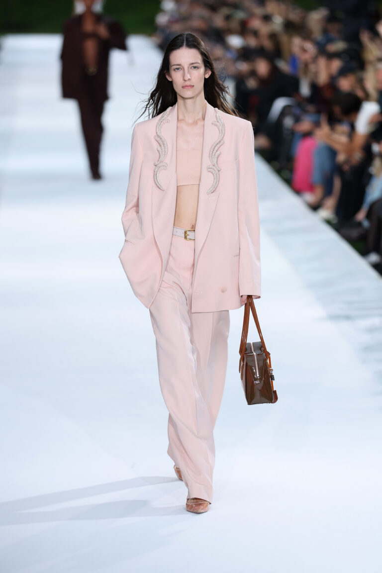 PFW: Stella McCartney, verão 2027 Stella McCartney verao27 GettyImages 2297916956