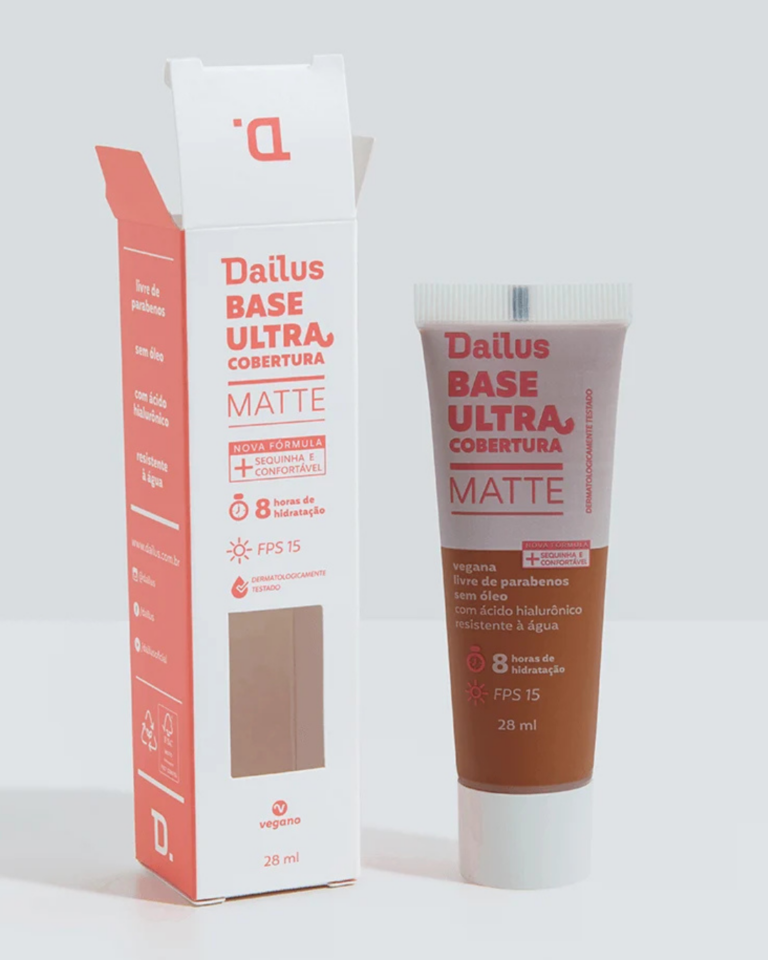 A nova safra de base matte promete efeito fosco sem ressecamento: 7 opções para conhecer base matte
