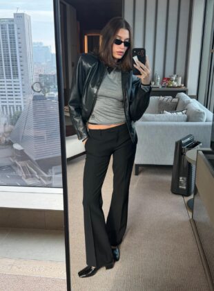 6 maneiras de usar a calça flare feminina