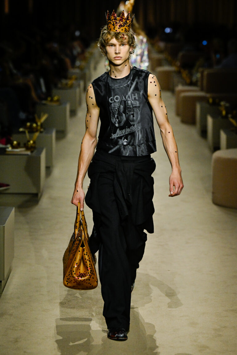 Coach, verão 2027 <p class="media-data">
<small class="media-caption">"Coach,</small>
<small class="media-photo-credit">"Foto:</small>
</p>