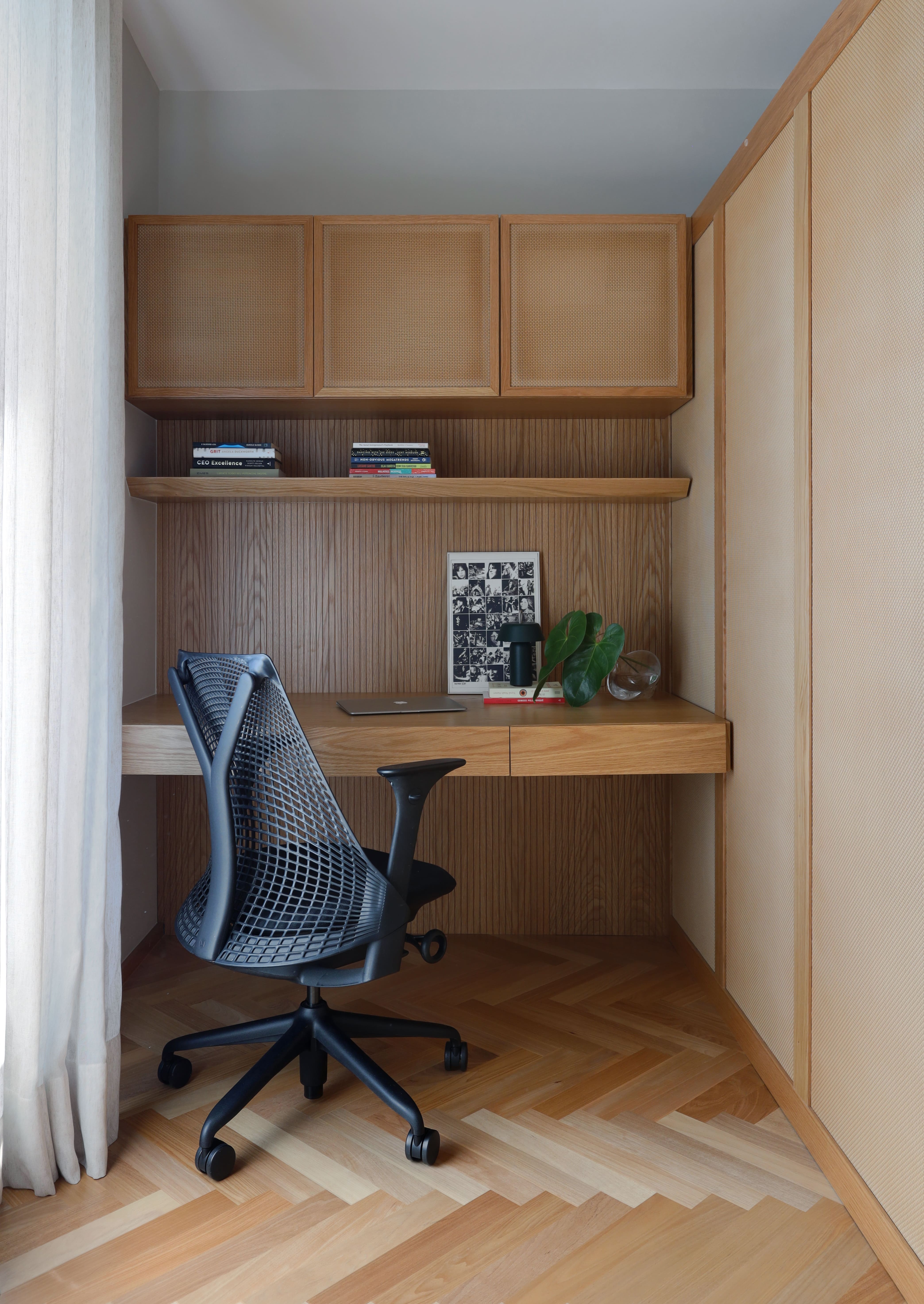 Escritório compacto: 9 inspirações para criar um cantinho do home office