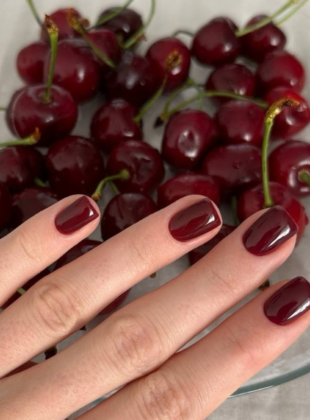 esmalte vermelho-cereja