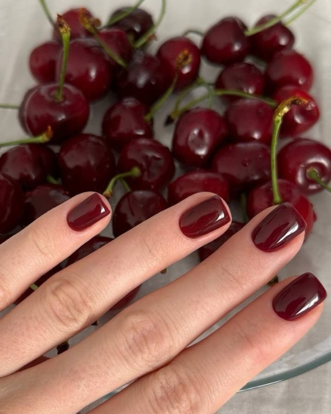 esmalte vermelho-cereja