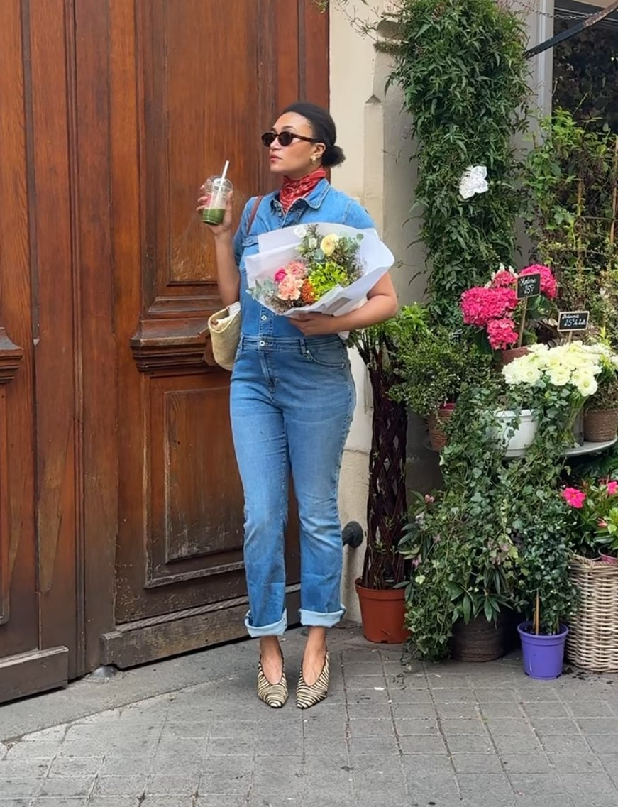 5 looks que mostram que o macacão jeans é a cara da primavera macacão jeans