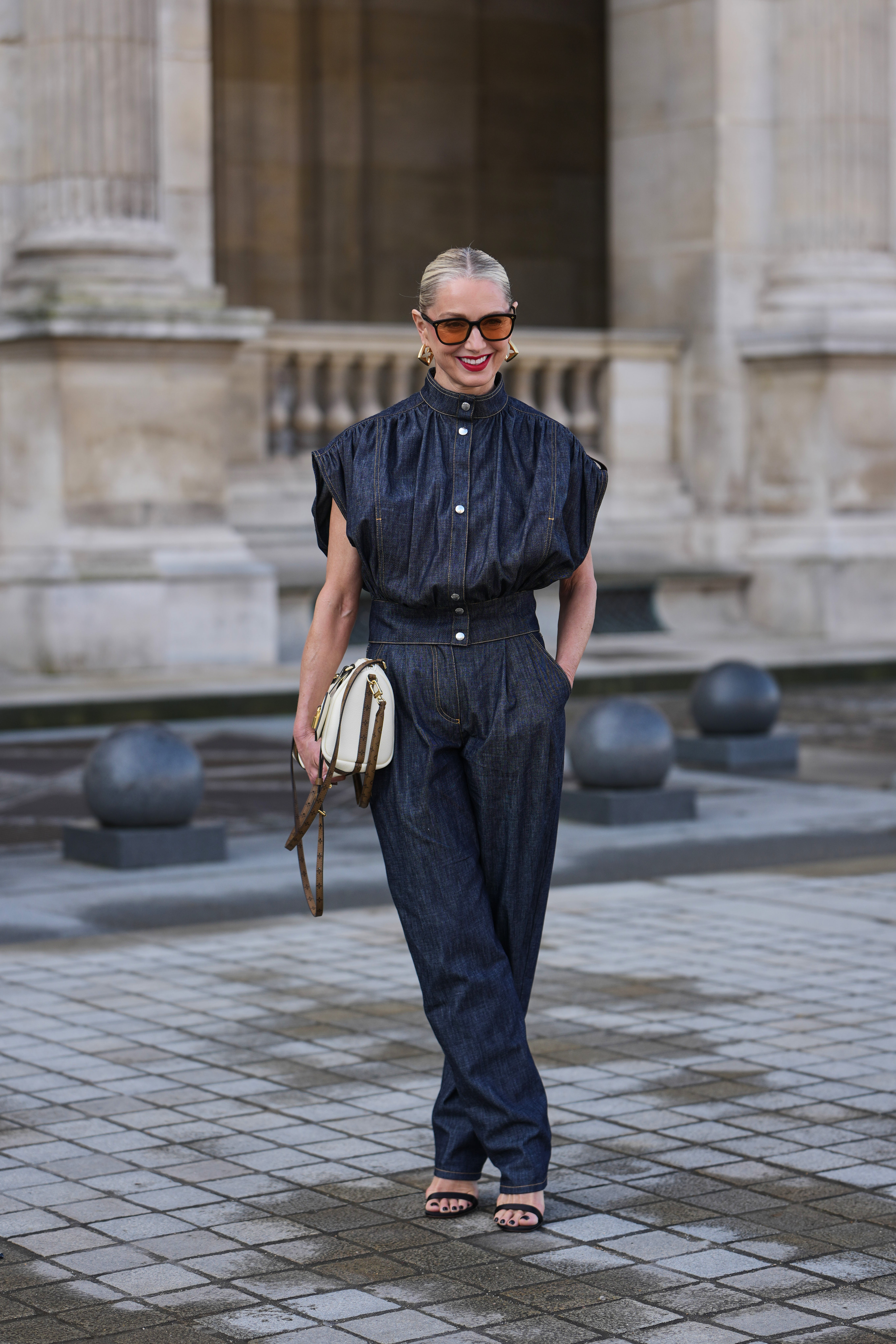 5 looks que mostram que o macacão jeans é a cara da primavera macacão jeans