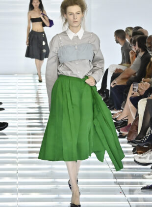 desfile da prada no verão 2027 da mfw
