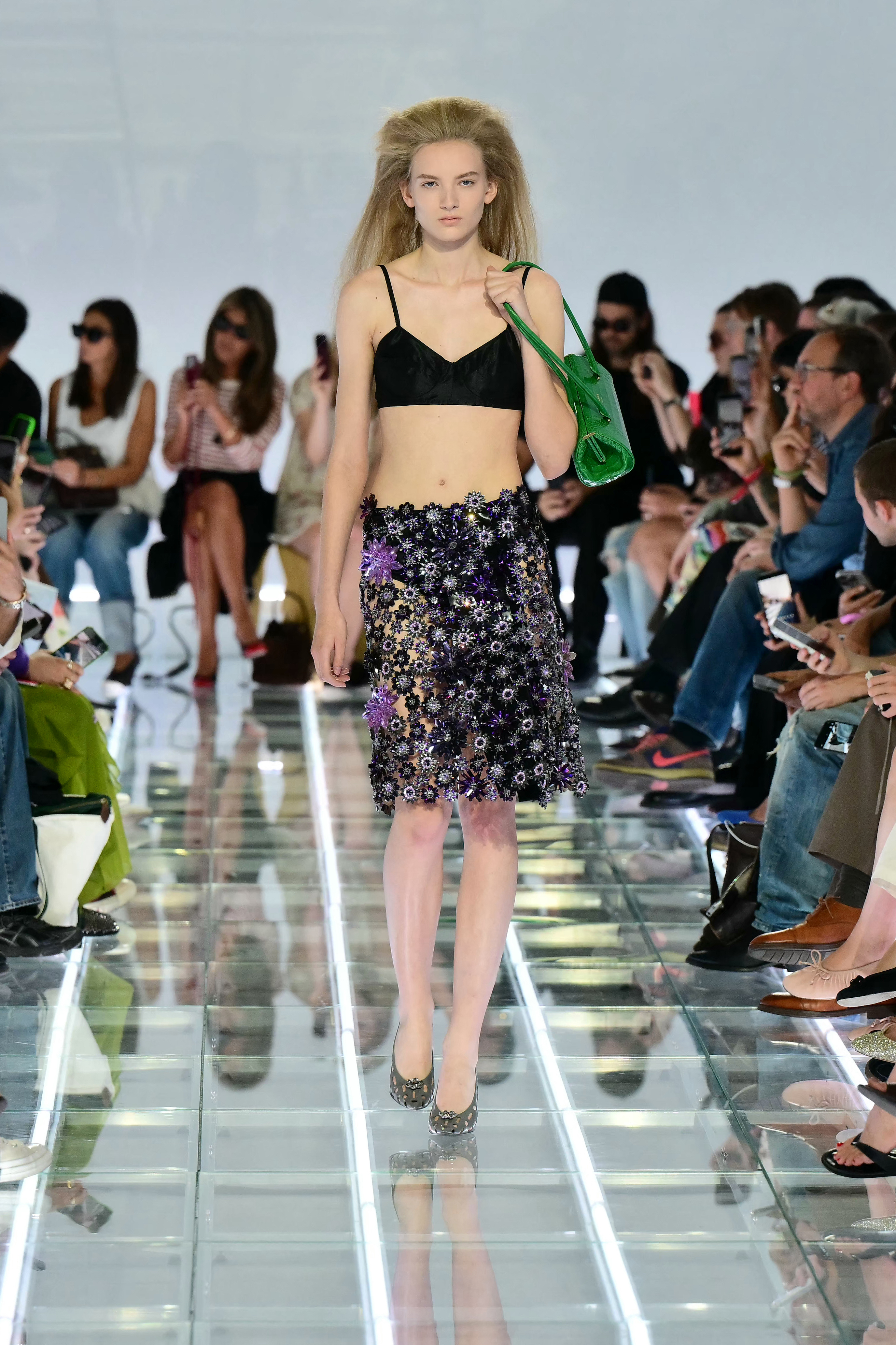 MFW: Prada, verão 2027 desfile da prada no verão 2027 da mfw