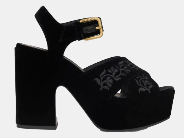Procurando uma sandália plataforma confortável? Achamos 12 modelos que valem a pena sandalia plataforma confortavel 17set26 ETRO