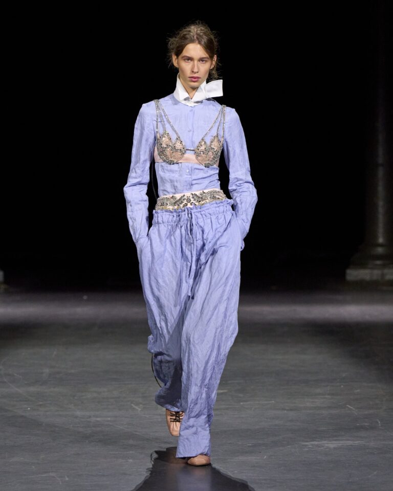 tendencias da LFW verao2027 ERDEM Spring Summer 2027 Look 24 fbc851de b39b 42ec 80ce 4ee9033cc8c9