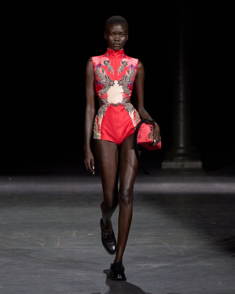 tendencias da LFW verao2027 ERDEM Spring Summer 2027 Look 9 1bc090d5 4c57 40b5 8b52 855b8390f21d
