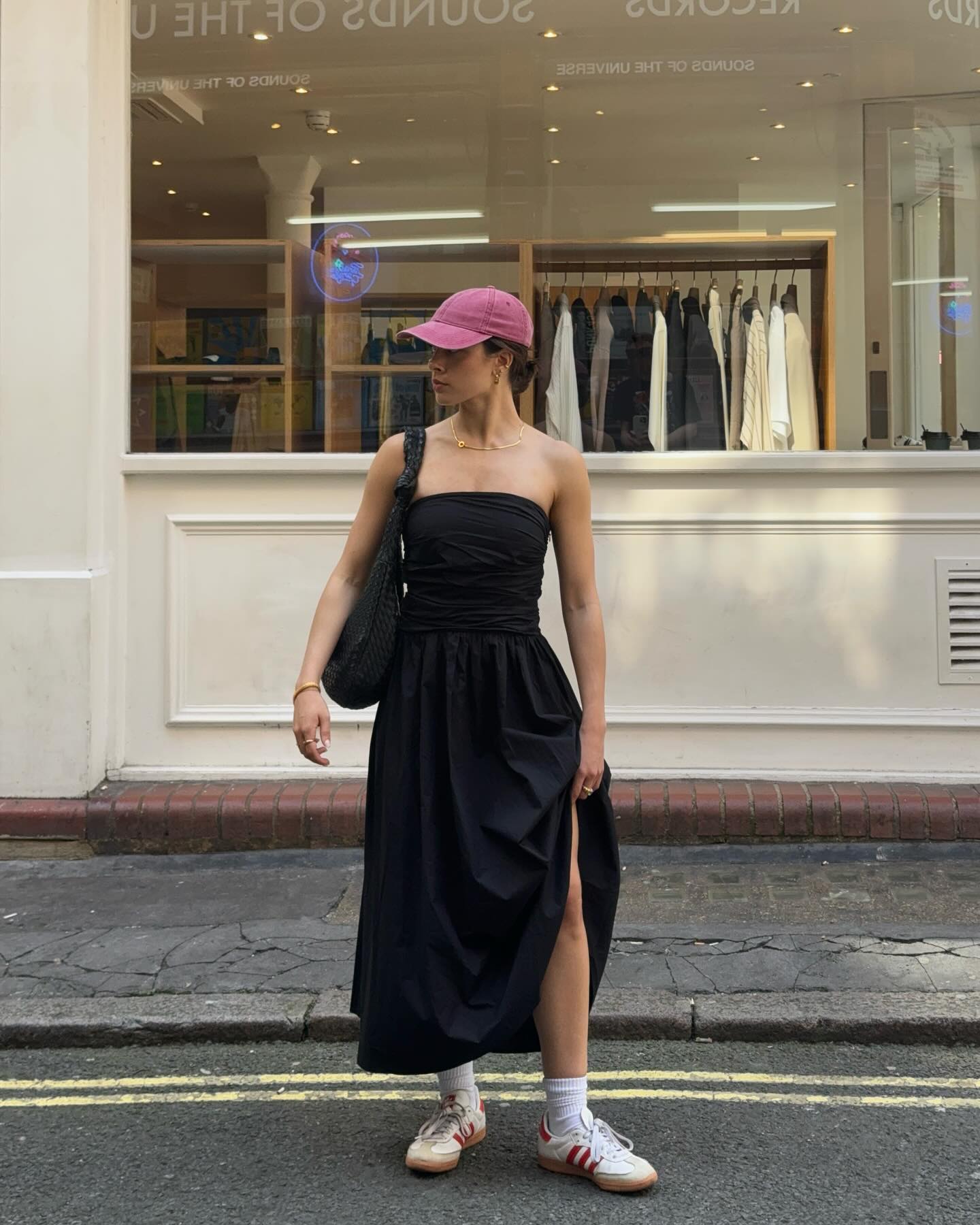 Vestido com tênis