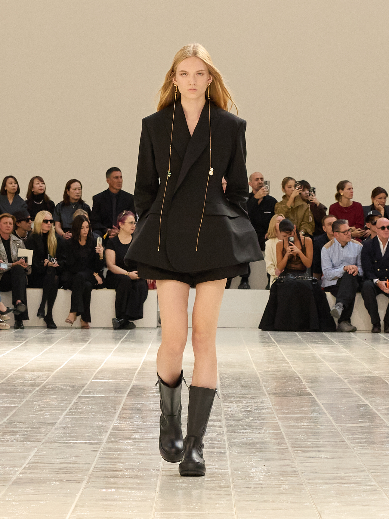 PFW: Balenciaga, verão 2027 desfile de verão 2027 da balenciaga na pfw