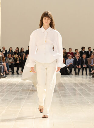 PFW: Balenciaga, verão 2027 desfile de verão 2027 da balenciaga na pfw
