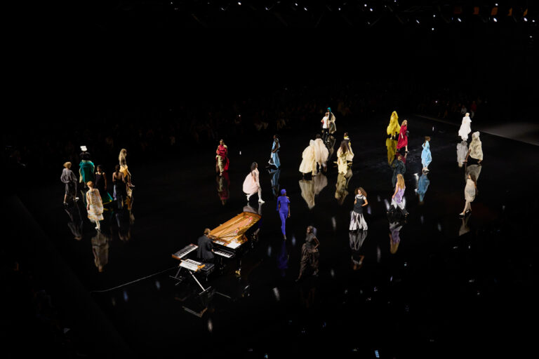 PFW: Issey Miyake, verão 2027 ISSEY MIYAKE SS27 SHOW IMAGE 005 Filippo Fior GoRunway
