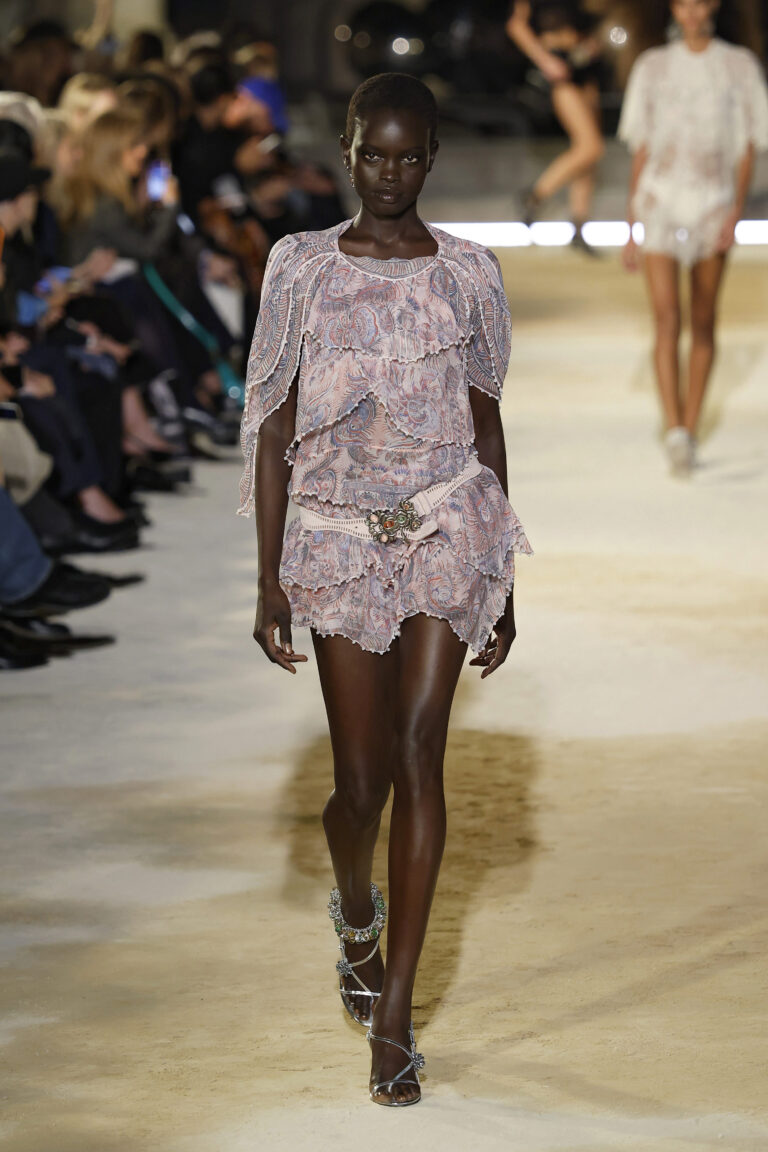 Isabel Marant verao2027fem GettyImages 2298121985