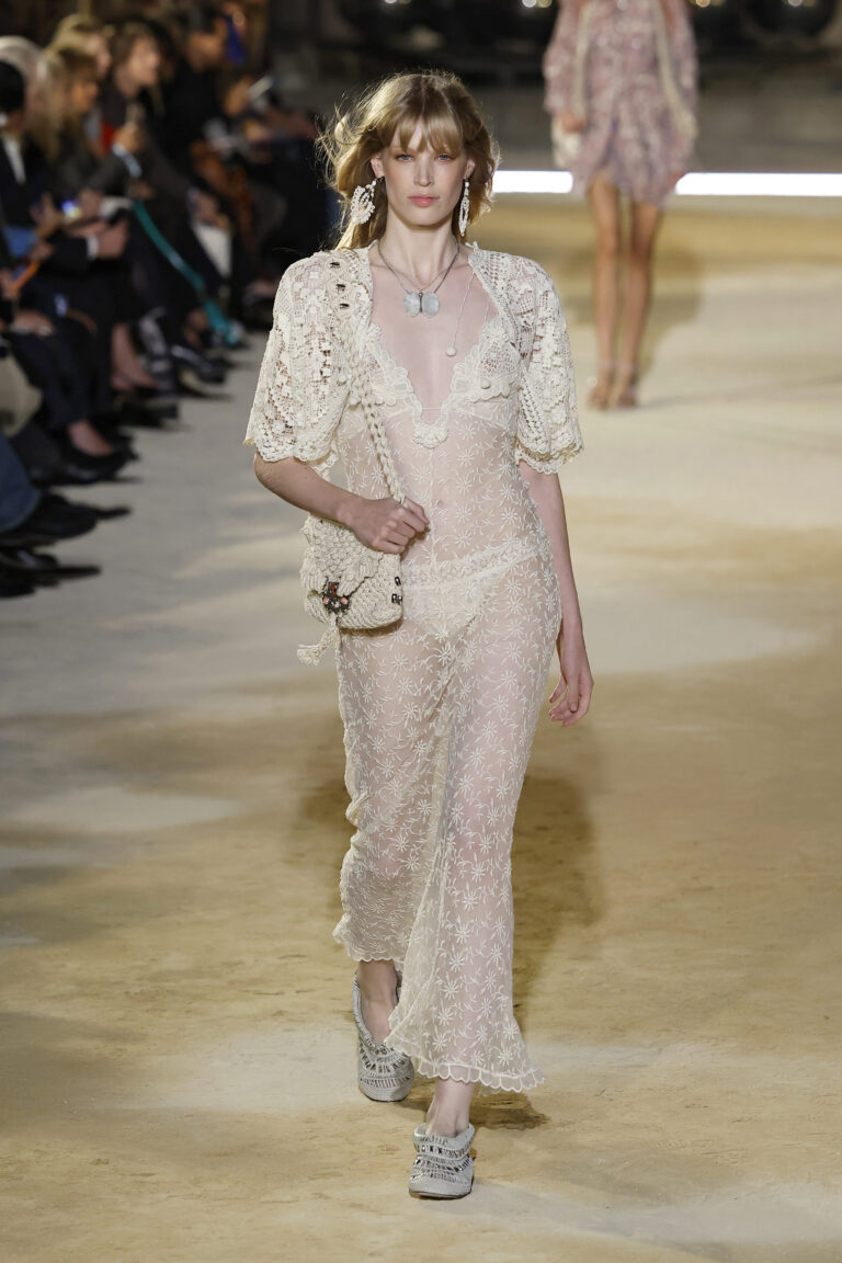 Isabel Marant verao2027fem GettyImages 2298122061