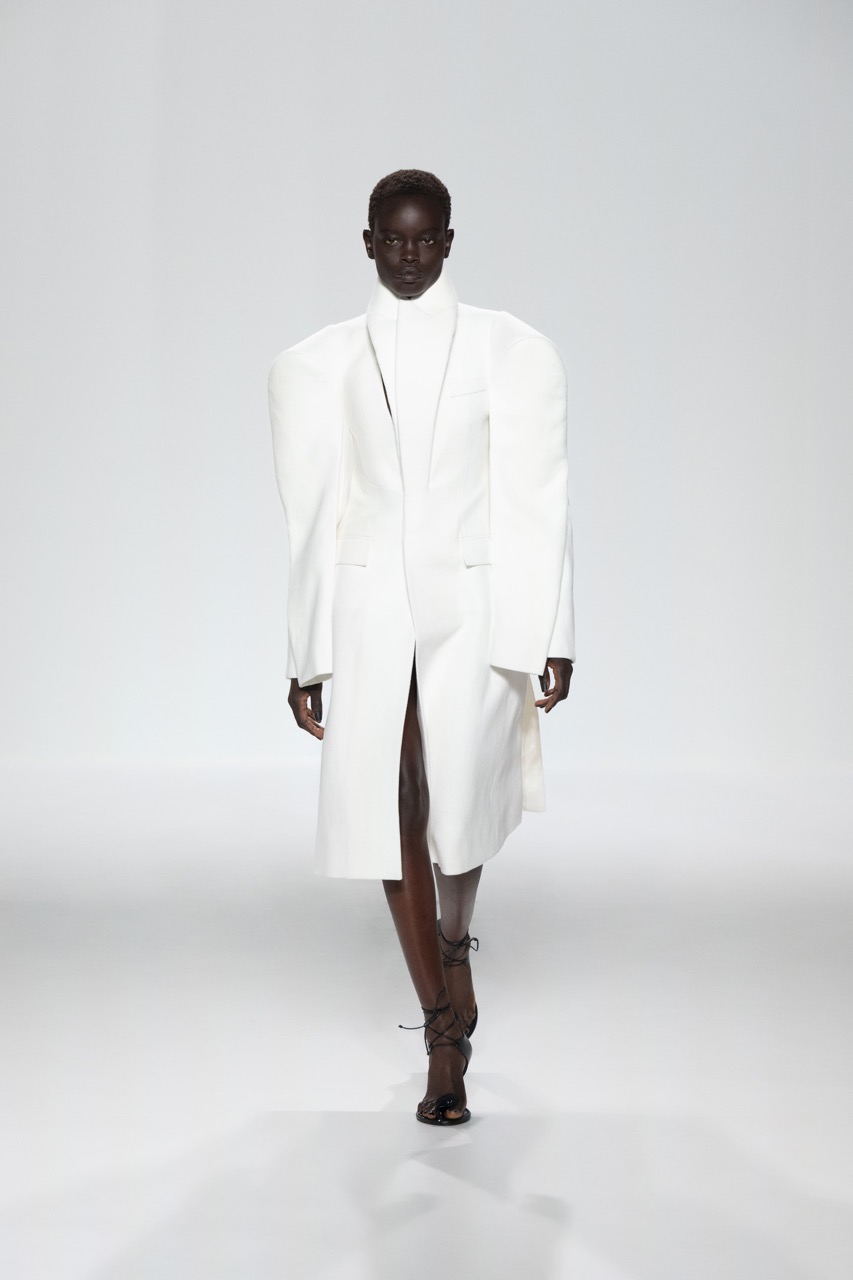 Jean Paul Gaultier, verão 2027.