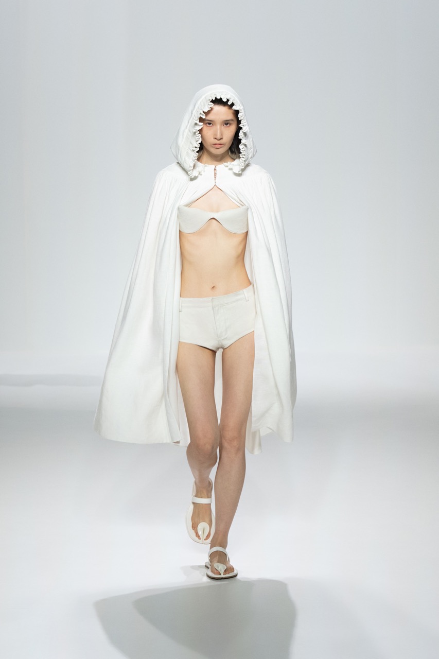 Jean Paul Gaultier, verão 2027.