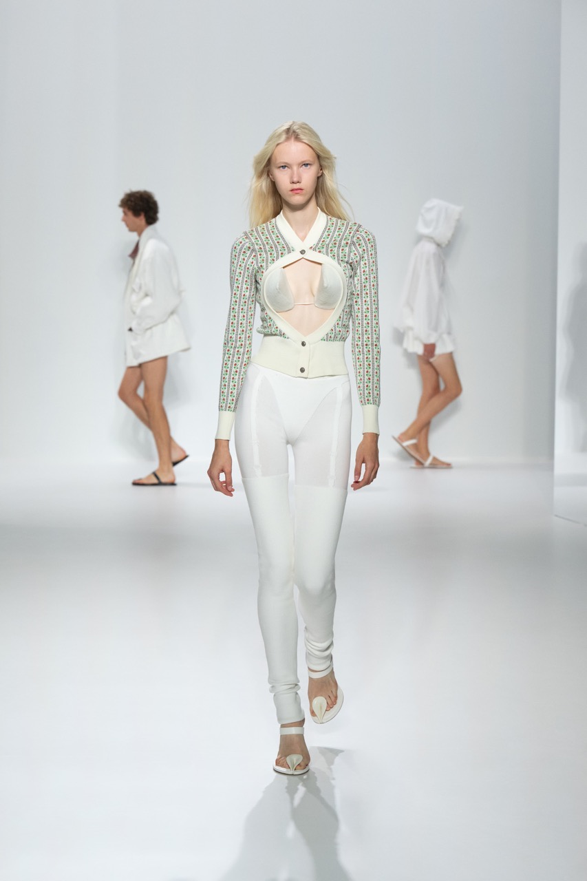 Jean Paul Gaultier, verão 2027.