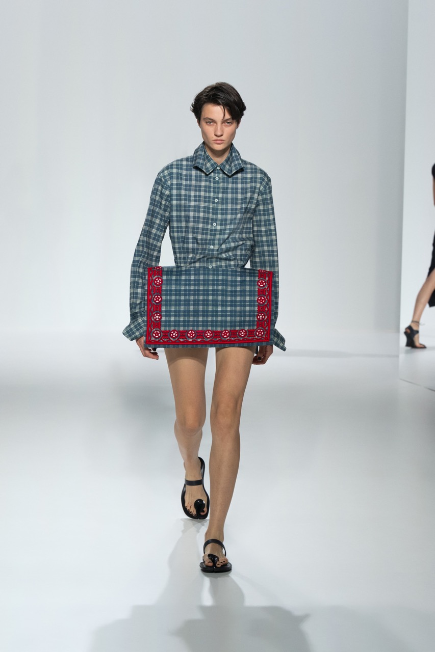 Jean Paul Gaultier, verão 2027.