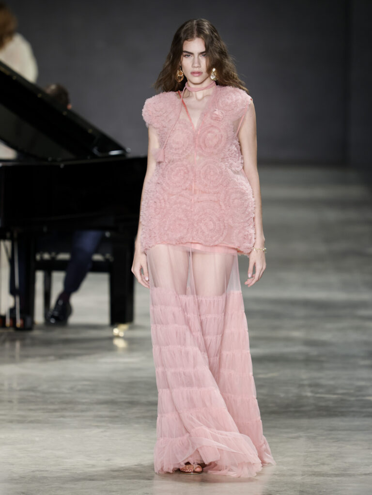 Inverno 2027, Lilly Sarti.
