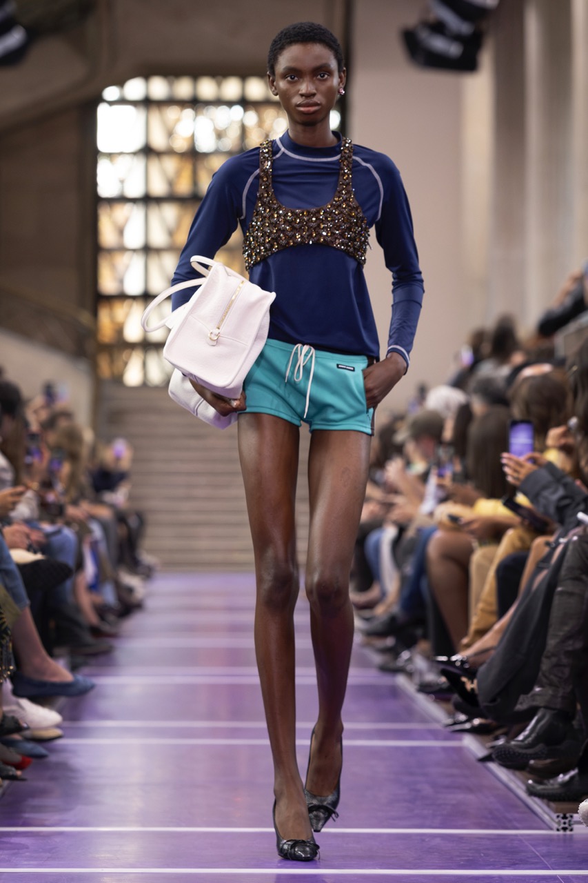 23 tendências da temporada internacional de verão 2027 Miu Miu SS27 Look072 Grande