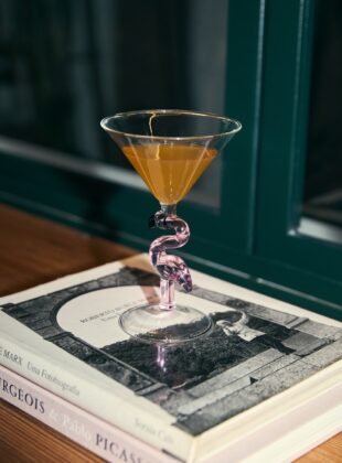 6 bebidas com baixo ou zero álcool para você conhecer e adicionar à carta de drinks