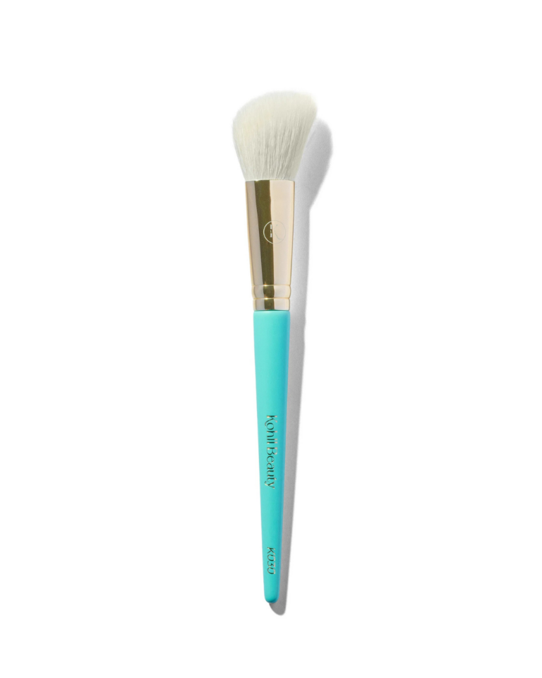 À procura do pincel de blush perfeito? Descubra aqui os favoritos das maquiadoras pincel de blush (5)