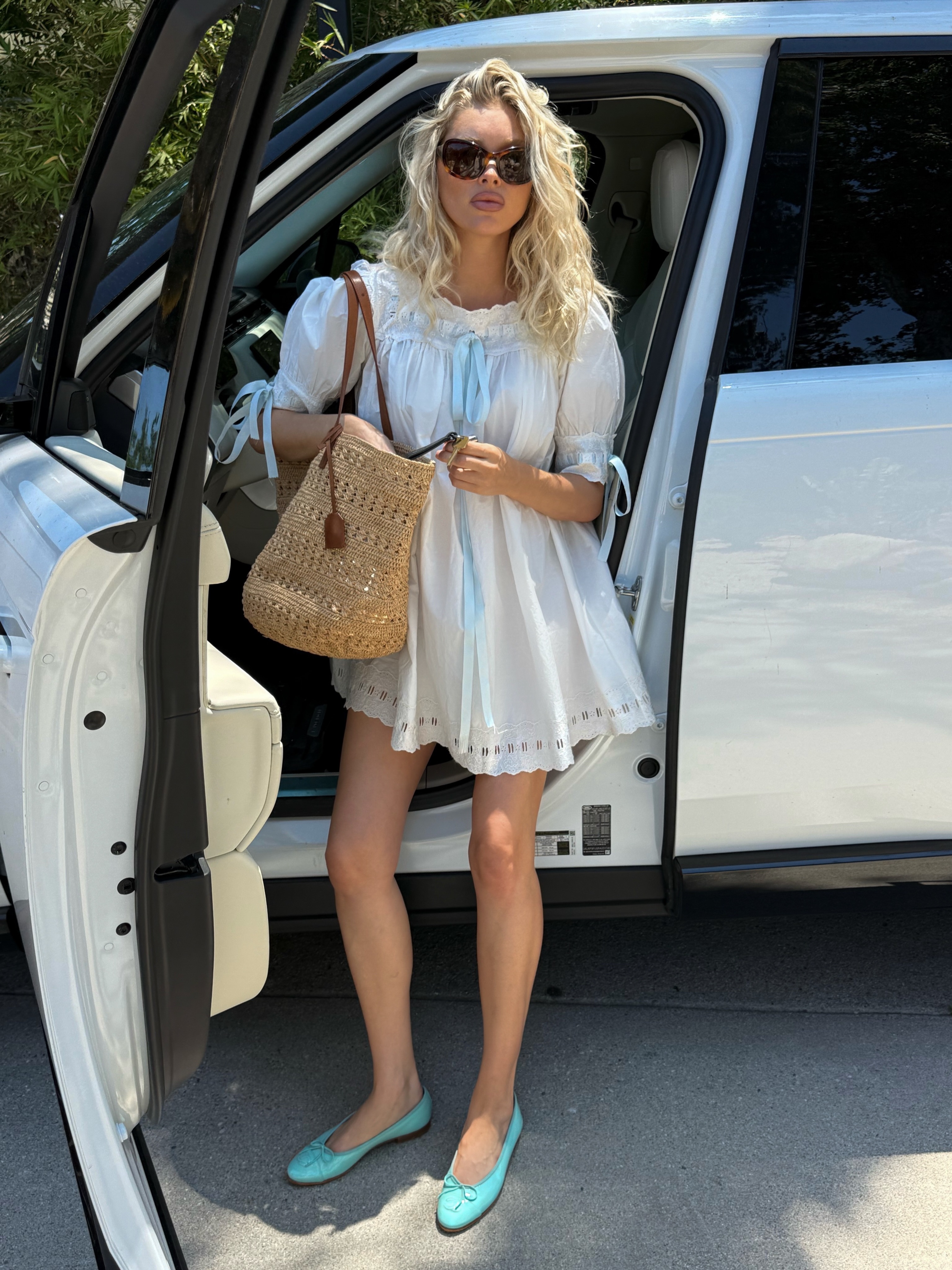 Bateu o calor? Os vestidos brancos são a saída para um look fresquinho! vestidos brancos